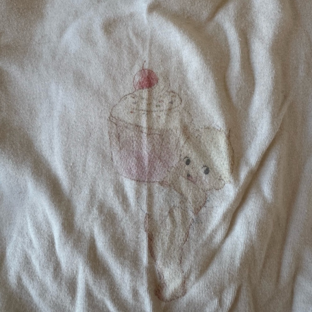 John Galt / Brandy Melville baby cupcake baby tee